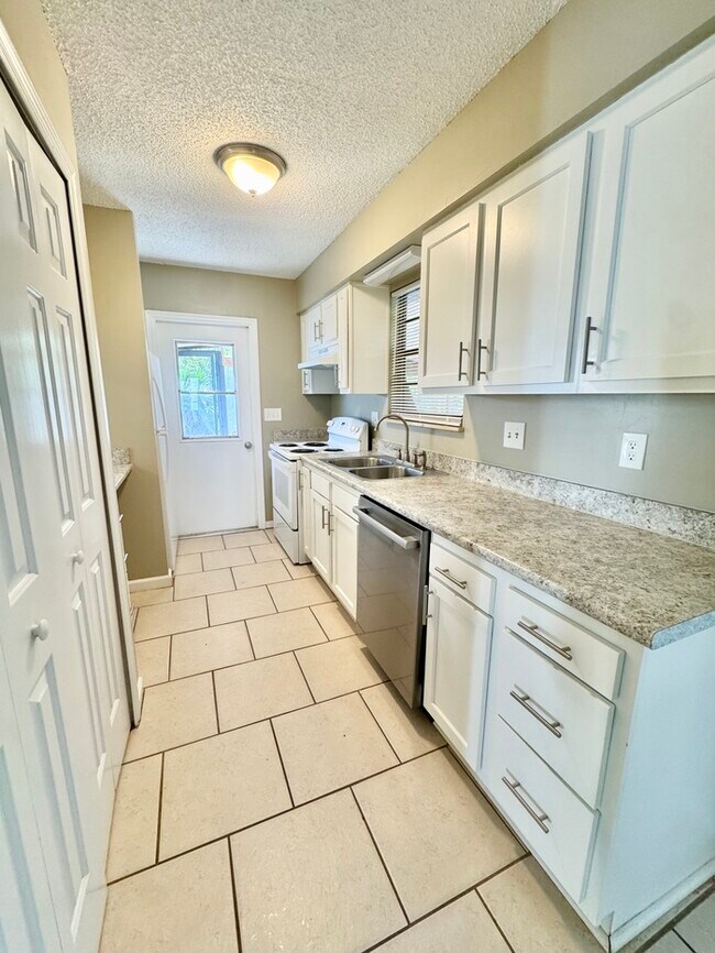 Foto del edificio - 5313 Soundview Ave