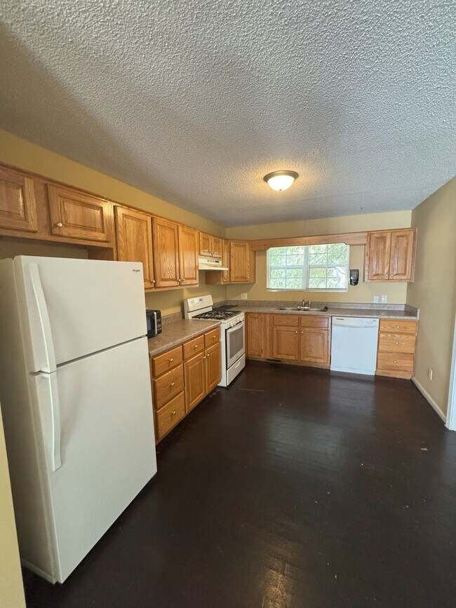 Building Photo - 189 Marlin St