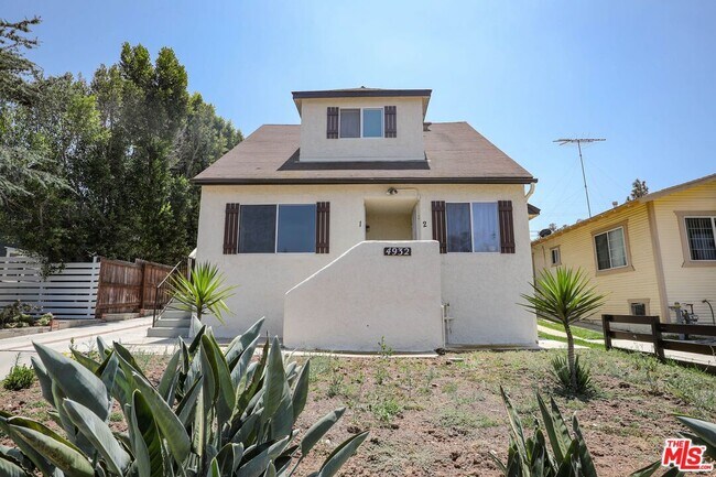 Foto del edificio - 4932 Lincoln Ave
