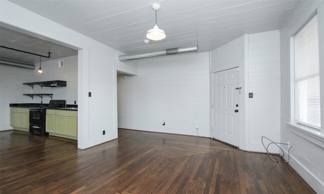 Building Photo - 316 Eastwood St