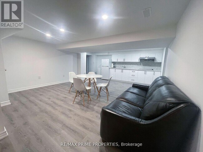 Building Photo - 67 Dennett Dr