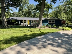 Building Photo - 7506 Oak Ln