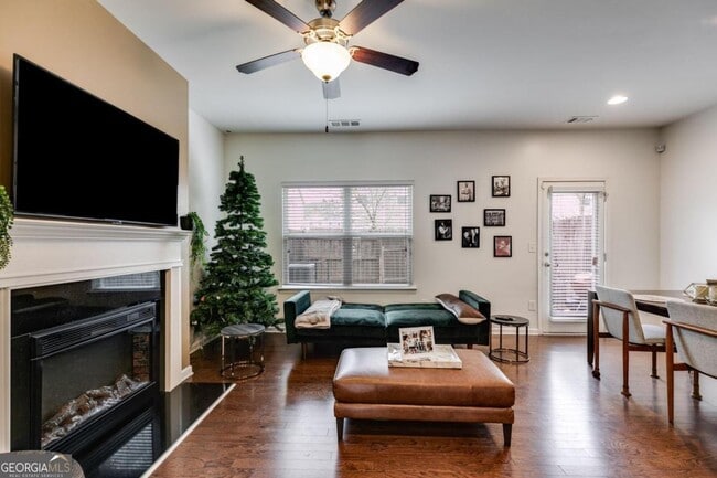 Building Photo - 2699 Avanti Way