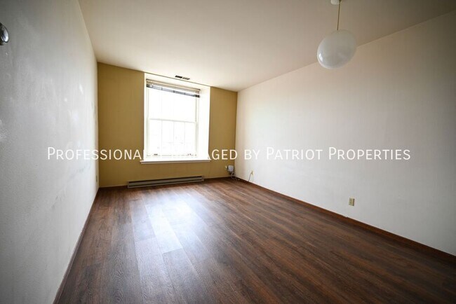 Building Photo - 30 N Elm St