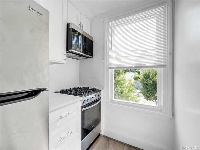 Building Photo - 56 S Highland Ave