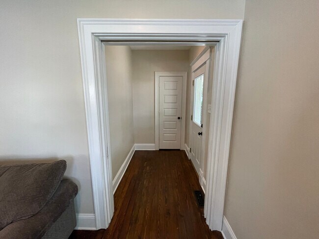 Foto del edificio - 324 E Center St