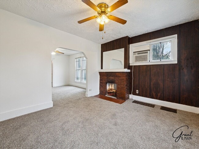 Building Photo - 14702 Winthrop St