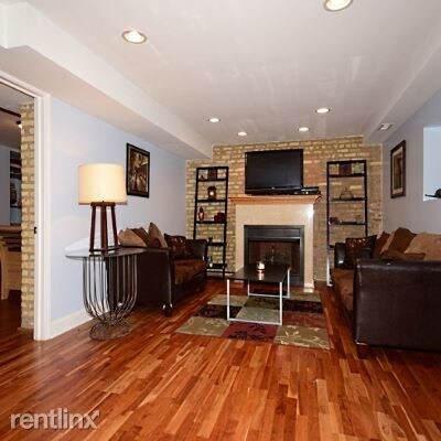 Building Photo - 3 br, 2 bath  - 4448 N Beacon St A