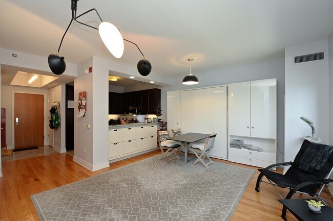Foto del edificio - 600 N Lake Shore Dr