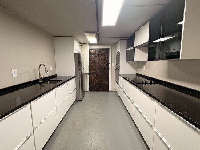 Foto del edificio - 808 N Calvert St