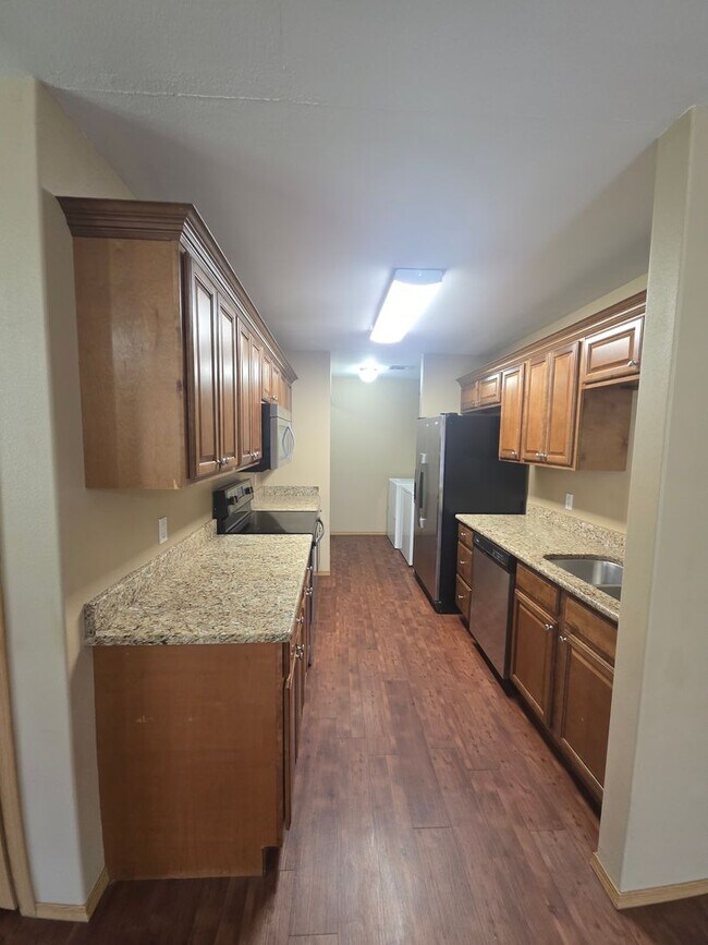Foto del edificio - 824 W 13th St