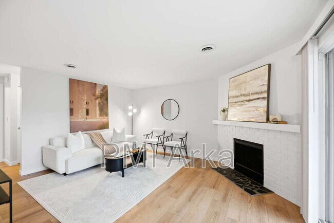 Foto del edificio - 12107 NE Bel Red Rd