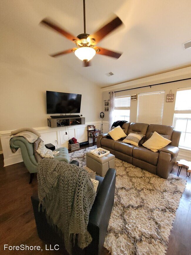 Building Photo - 3 br, 2 bath House - 9 pine ridge dr