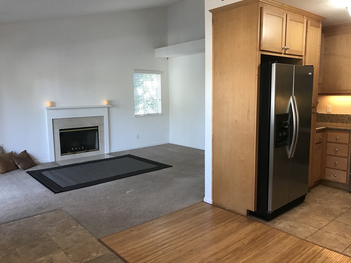 Living-dining open concept - 2968 Moorpark Ave