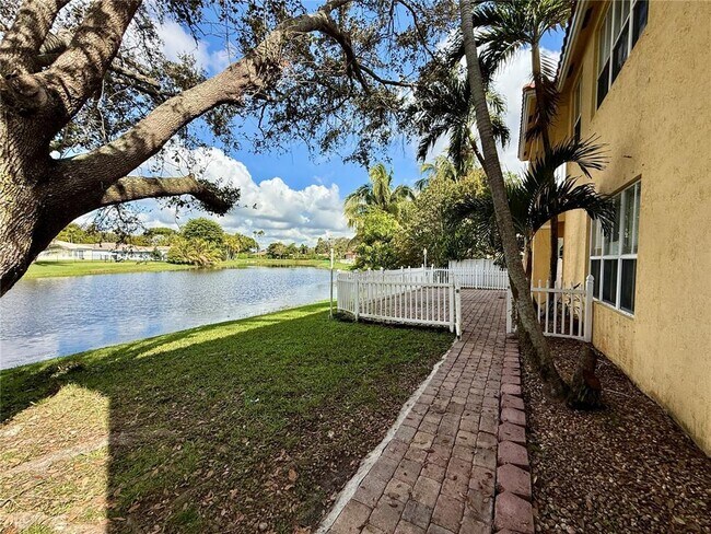 Foto del edificio - 2132 SW 118th Ave