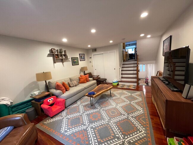 Building Photo - 119 Beaconsfield Rd