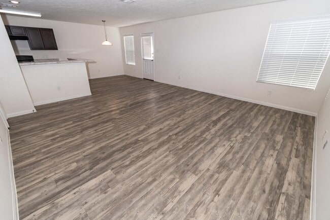Building Photo - 9607 Schouten Dr