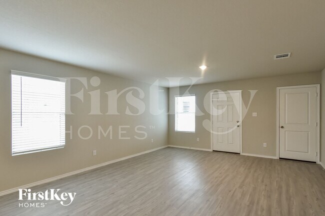Building Photo - 5107 Hornbeck Hts