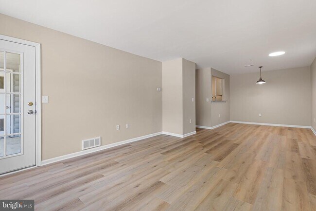 Foto del edificio - 1741 Braken Ave