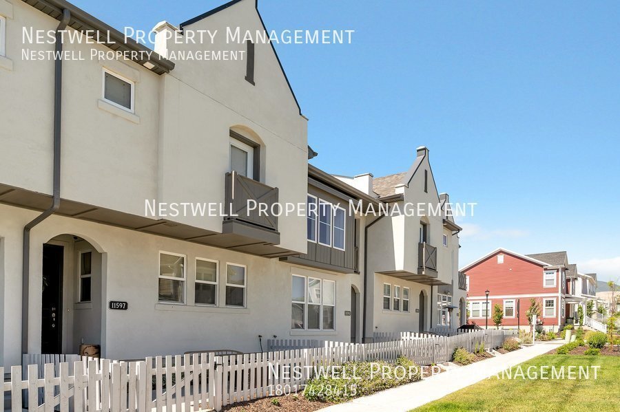 Foto principal - Inmaculate 3-bed Townhome in Daybreak