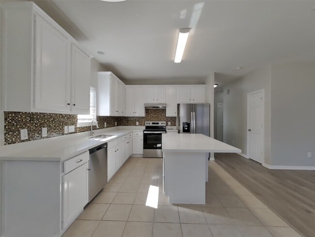 Building Photo - 21214 Peachvine Ln