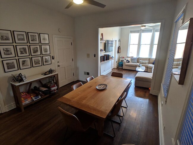 Foto del edificio - 2211 W North Ave