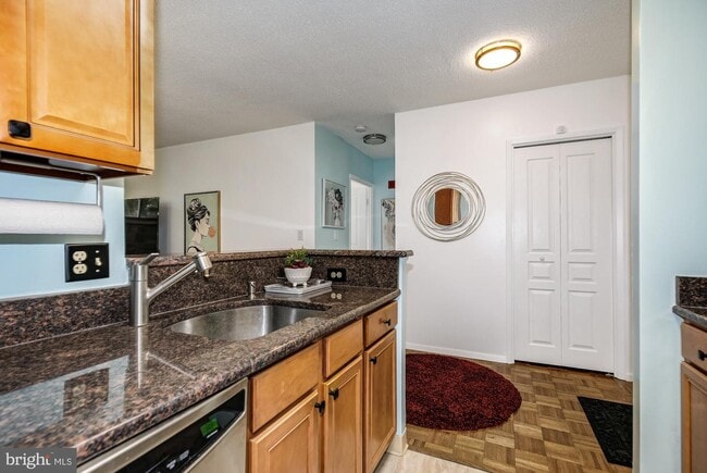 Building Photo - 7111 Woodmont Ave