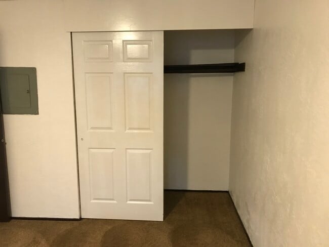 Building Photo - Woodland Park Apartments