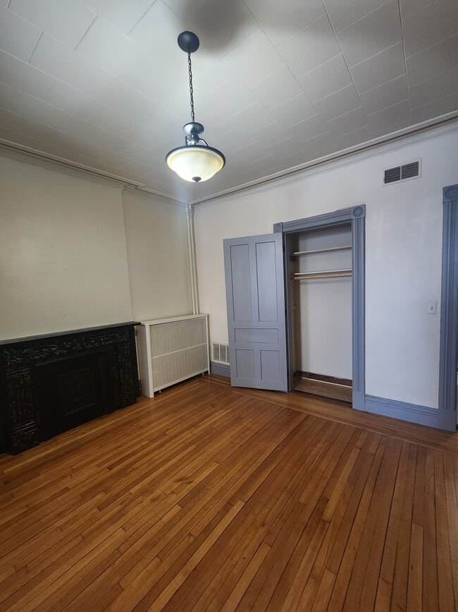 Foto del edificio - 3044 6th Ave