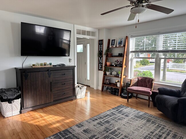 Foto del edificio - 39 Blue Spruce Farm Rd