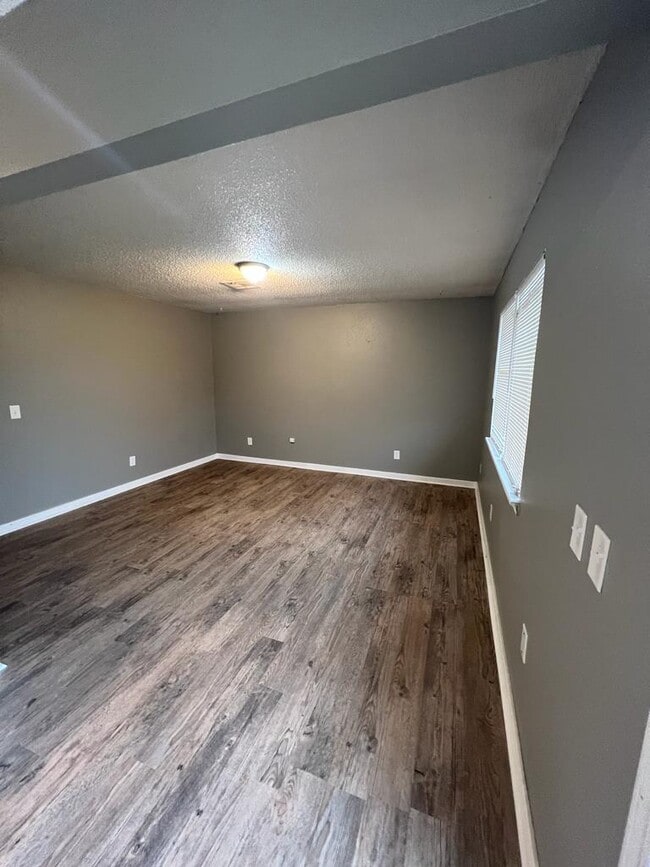 Photo - 220 W Shadywood Dr House