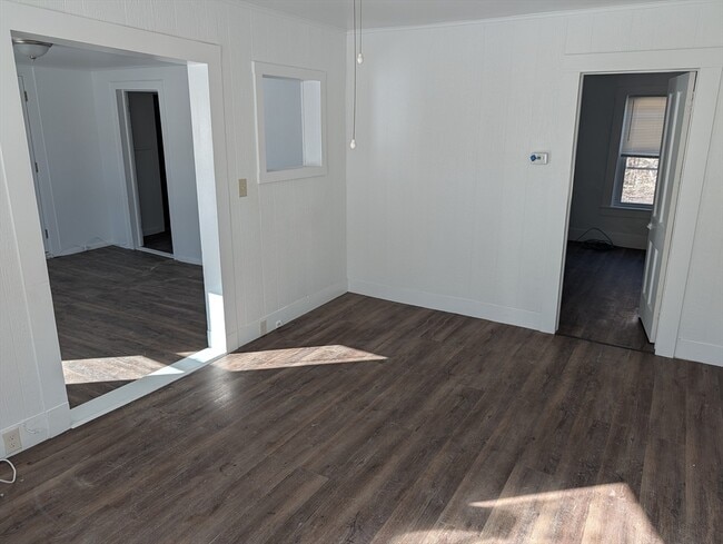 Building Photo - 9 Turnpike Rd