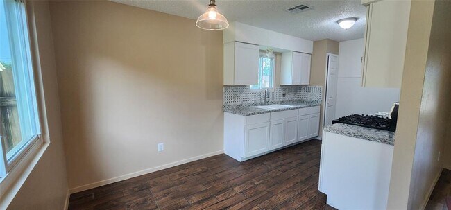 Foto del edificio - 1804 Greenhill Dr