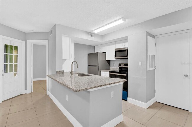 Building Photo - 413 Fountainhead Cir