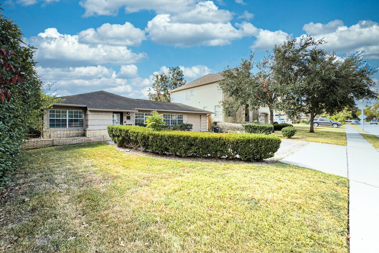 Foto principal - 4525 Maple St