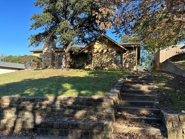 Building Photo - 2922 Haymeadow