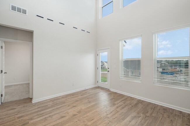 Foto del edificio - 605 Club View Way