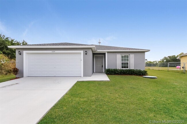 Building Photo - 384 SW Ridgecrest Dr