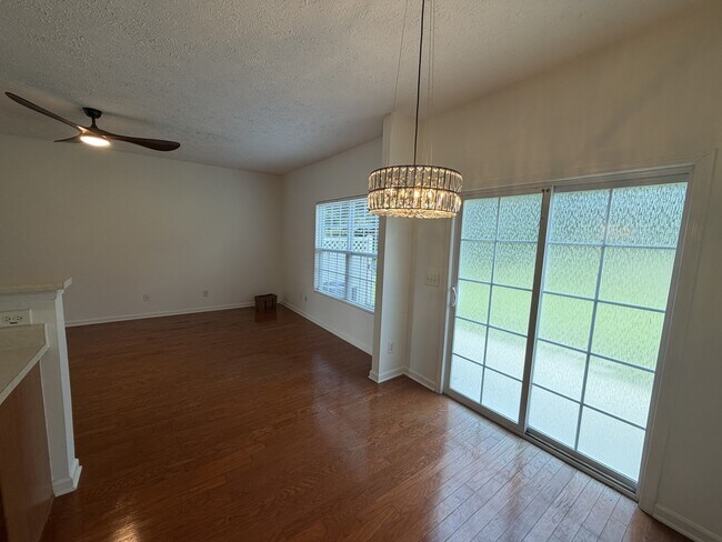 Foto del edificio - 8304 Oak Knoll Dr