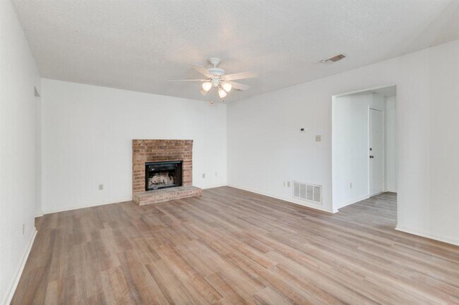 Foto del edificio - 13341 Water Oak Ln