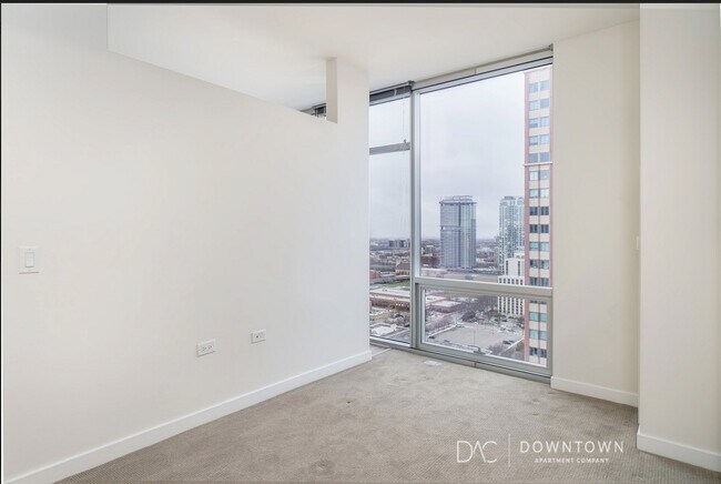 Foto del edificio - 742 N La Salle Dr