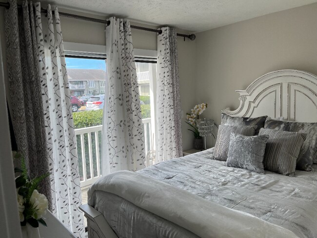 Foto del edificio - 4715 Cobblestone Dr