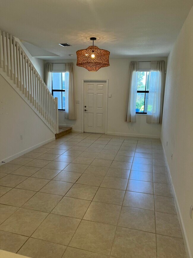 Foto del edificio - 542 SW 19th Ter