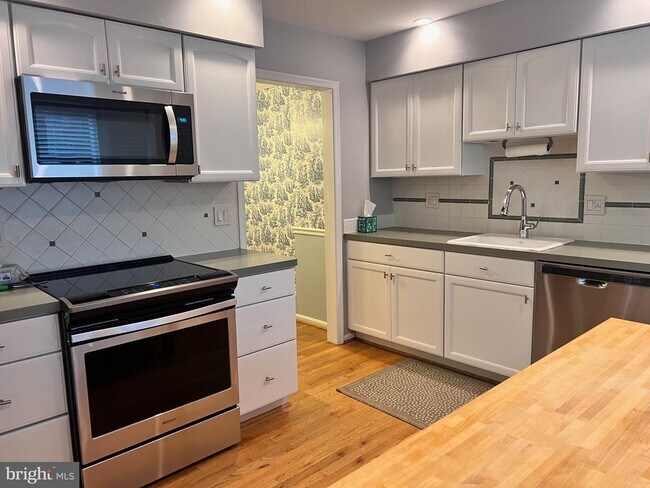 Foto del edificio - 6032 Morgan Ct