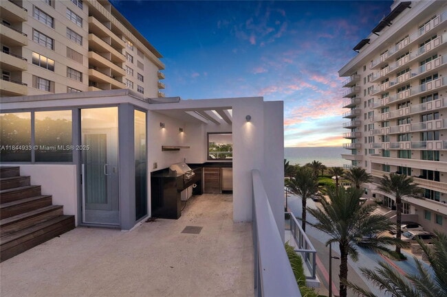 Foto del edificio - 9501 Collins Ave