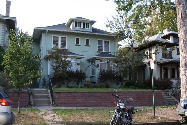 Foto del edificio - 1641-1645 Vine St