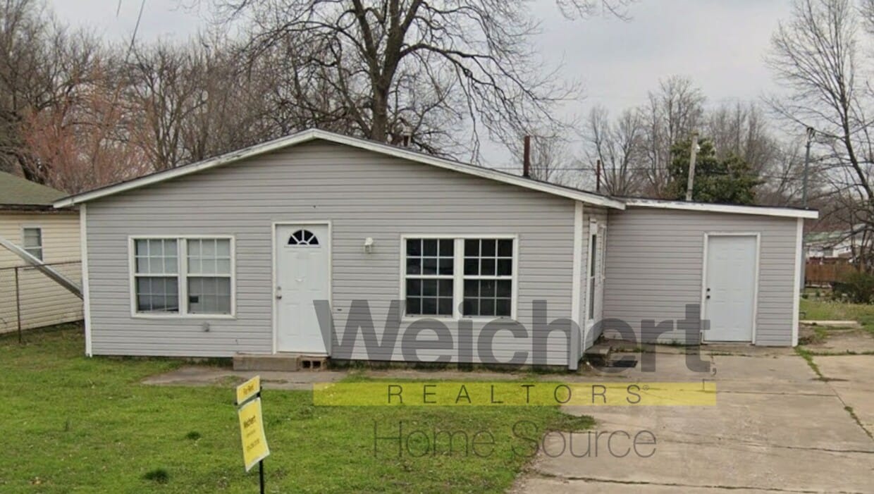 Primary Photo - 3 bedroom, 1 bath house