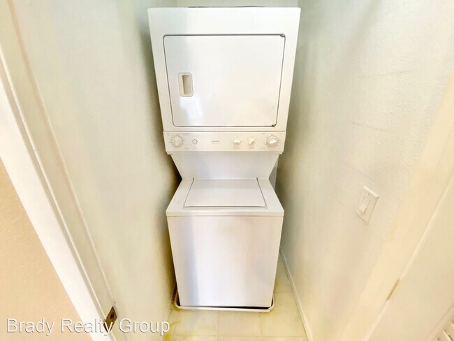 Foto del edificio - 2 br, 2 bath House - 1651 Lefty Garcia
