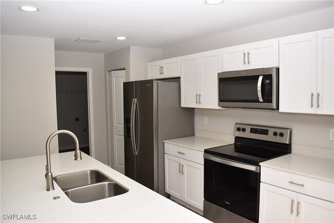 Foto del edificio - 2295 Saturday St