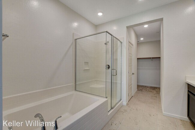 Building Photo - 3 br, 2.5 bath House - 965 NEVADA STATE #1...